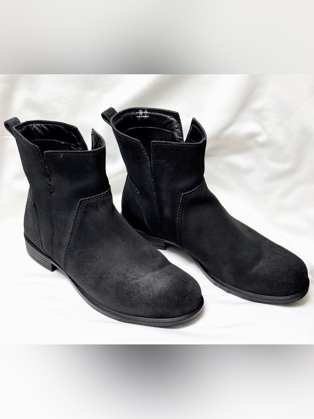 Ecco Black Suede Chelsea Ankle Boots Comfort Womens Size 7.5